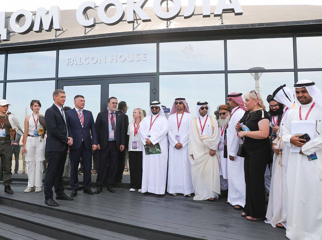На «Улице Дальнего Востока» в рамках ВЭФ-2025 открылся «Дом сокола»